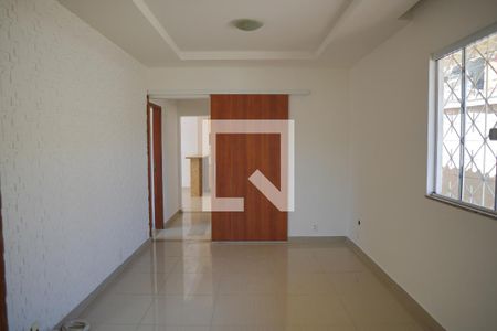 Sala de casa para alugar com 2 quartos, 100m² em Juscelino, Mesquita