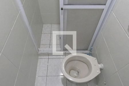 Banheiro de kitnet/studio para alugar com 1 quarto, 28m² em Itararé, Santos