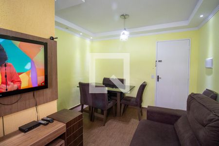 Sala de apartamento para alugar com 2 quartos, 50m² em Vila Sao Carlos, Itaquaquecetuba