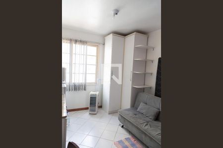 Sala de kitnet/studio para alugar com 1 quarto, 20m² em Centro Histórico, Porto Alegre