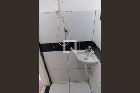 Banheiro de kitnet/studio para alugar com 1 quarto, 20m² em Centro Histórico, Porto Alegre