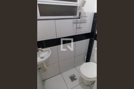 Banheiro de kitnet/studio para alugar com 1 quarto, 20m² em Centro Histórico, Porto Alegre