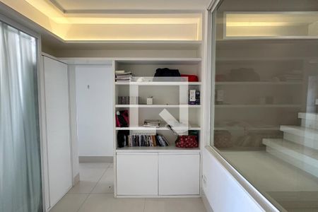 Hall de entrada de apartamento à venda com 3 quartos, 145m² em Gávea, Rio de Janeiro