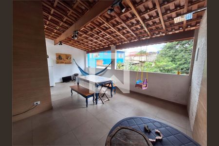 Casa à venda com 3 quartos, 140m² em Jardim Sertaozinho, São Paulo