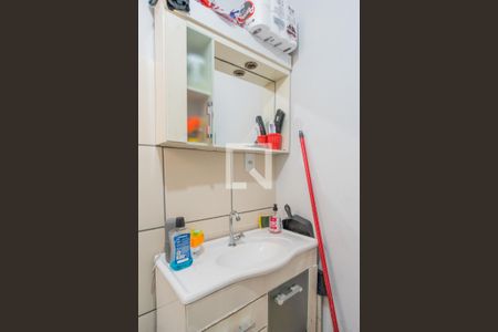 Banheiro de apartamento para alugar com 2 quartos, 43m² em Glória, Porto Alegre