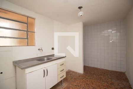 Cozinha de casa para alugar com 1 quarto, 42m² em Vila Picinin, São Paulo