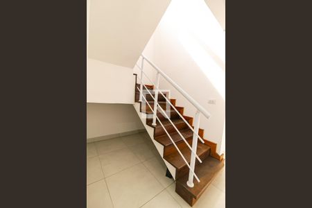 Escadas de casa para alugar com 3 quartos, 194m² em Jardim Morada do Sol, Indaiatuba