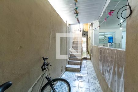 Casa à venda com 213m², 6 quartos e 2 vagas Casa à venda com 213m², 6 quartos e 2 vagasCorredor Lateral