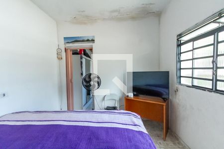 Casa à venda com 213m², 6 quartos e 2 vagas Casa à venda com 213m², 6 quartos e 2 vagasQuarto 1