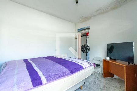 Casa à venda com 213m², 6 quartos e 2 vagas Casa à venda com 213m², 6 quartos e 2 vagasQuarto 1