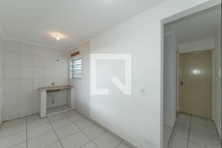 Cozinha de casa para alugar com 1 quarto, 23m² em Jardim Oriental, São Paulo