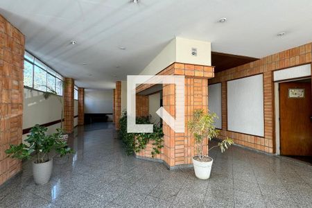 Apartamento à venda com 75m², 2 quartos e 1 vaga Apartamento à venda com 75m², 2 quartos e 1 vagaHall social