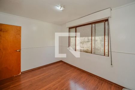 Quarto 1 de apartamento para alugar com 2 quartos, 71m² em Passo da Areia, Porto Alegre