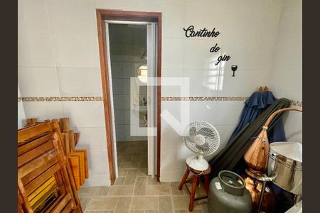 Casa à venda com 256m², 3 quartos e 5 vagas Casa à venda com 256m², 3 quartos e 5 vagasDepósito