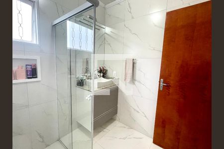 Casa à venda com 256m², 3 quartos e 5 vagas Casa à venda com 256m², 3 quartos e 5 vagasBanheiro da Suíte