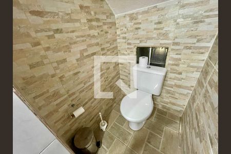 Casa à venda com 256m², 3 quartos e 5 vagas Casa à venda com 256m², 3 quartos e 5 vagasBanheiro externo