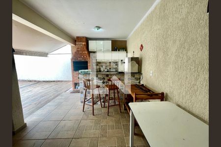 Casa à venda com 256m², 3 quartos e 5 vagas Casa à venda com 256m², 3 quartos e 5 vagasChurrasqueira