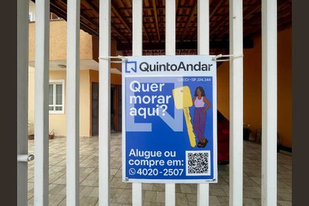 Casa à venda com 256m², 3 quartos e 5 vagas Casa à venda com 256m², 3 quartos e 5 vagasPlaquinha instalada