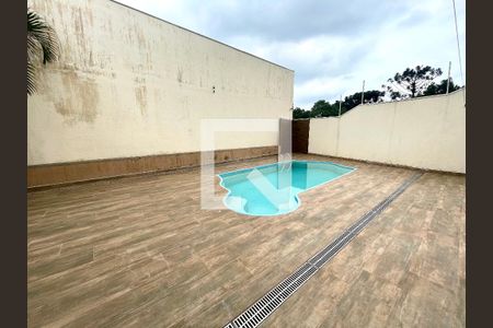 Casa à venda com 256m², 3 quartos e 5 vagas Casa à venda com 256m², 3 quartos e 5 vagasQuintal - Piscina
