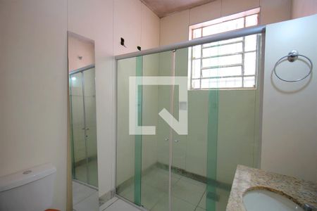 Banheiro de apartamento para alugar com 3 quartos, 75m² em Floresta, Belo Horizonte