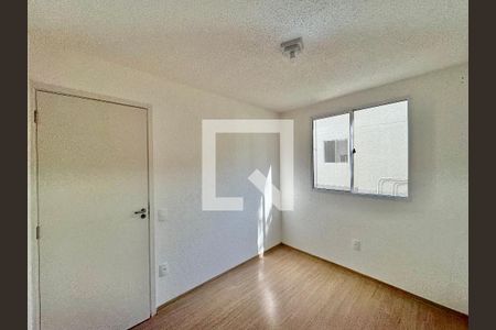 Quarto 1 de apartamento para alugar com 2 quartos, 45m² em Vargem Grande, Rio de Janeiro