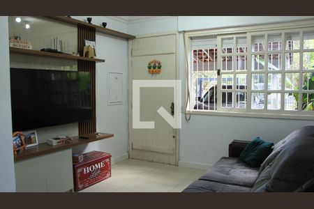 Sala de casa à venda com 3 quartos, 120m² em Jardim Itu, Porto Alegre