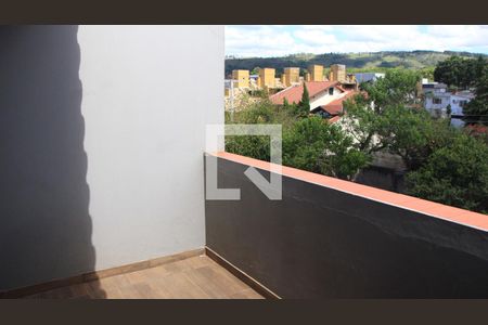 Varanda de casa à venda com 3 quartos, 120m² em Jardim Itu, Porto Alegre