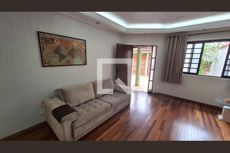 Sala de casa para alugar com 2 quartos, 247m² em Parque do Colegio, Suzano