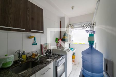 Cozinha e Área de Serviço de apartamento à venda com 2 quartos, 56m² em Azenha, Porto Alegre