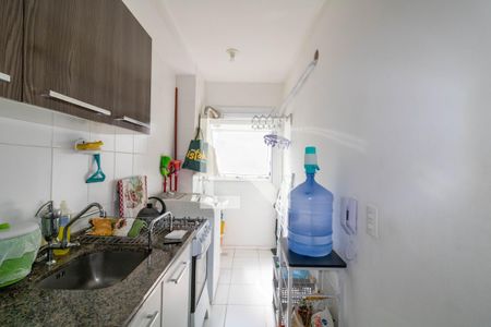 Cozinha e Área de Serviço de apartamento à venda com 2 quartos, 56m² em Azenha, Porto Alegre