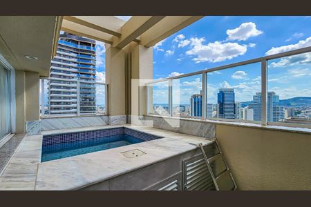 Piscina/Área Gourmet de apartamento para alugar com 3 quartos, 220m² em Sítio Tamboré Alphaville, Barueri