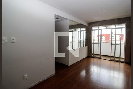 Sala de apartamento à venda com 3 quartos, 70m² em Buritis, Belo Horizonte