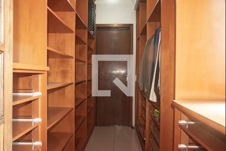 Closet da Suíte 1 de casa para alugar com 4 quartos, 300m² em Vila da Saúde, São Paulo