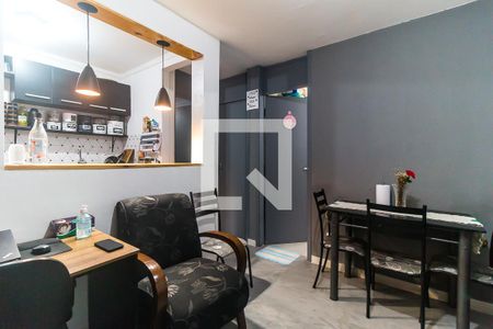 Sala de apartamento para alugar com 2 quartos, 48m² em Jardim Itamarati, Poá