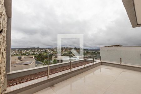 Casa de condomínio à venda com 376m², 4 quartos e 4 vagas Casa de condomínio à venda com 376m², 4 quartos e 4 vagasVaranda