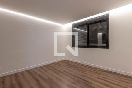 Casa de condomínio à venda com 376m², 4 quartos e 4 vagas Casa de condomínio à venda com 376m², 4 quartos e 4 vagasSuíte 3