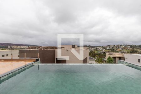 Casa de condomínio à venda com 376m², 4 quartos e 4 vagas Casa de condomínio à venda com 376m², 4 quartos e 4 vagasPiscina