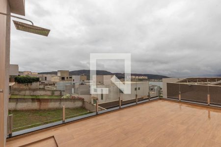 Casa de condomínio à venda com 376m², 4 quartos e 4 vagas Casa de condomínio à venda com 376m², 4 quartos e 4 vagasÁrea externa