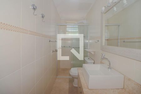 Banheiro de apartamento à venda com 1 quarto, 44m² em Vila Ipiranga, Porto Alegre