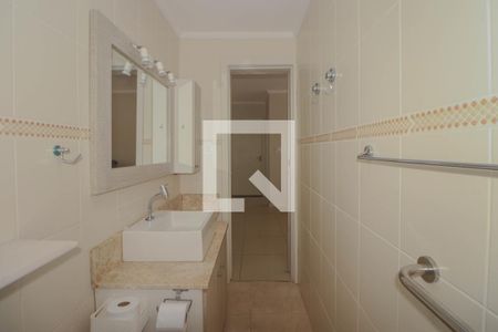 Banheiro de apartamento à venda com 1 quarto, 44m² em Vila Ipiranga, Porto Alegre