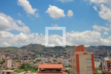 Vista da Sala de apartamento para alugar com 3 quartos, 60m² em Santa Tereza, Belo Horizonte