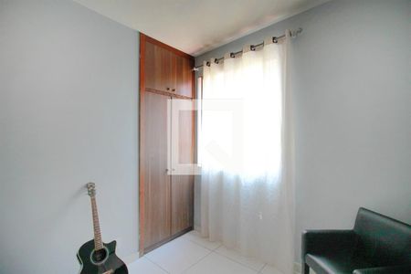 Quarto 2 de apartamento para alugar com 3 quartos, 60m² em Santa Tereza, Belo Horizonte