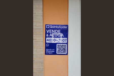 Casa à venda com 131m², 2 quartos e 1 vaga Casa à venda com 131m², 2 quartos e 1 vagaFachada