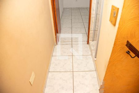 Corredor de casa para alugar com 2 quartos, 80m² em Taboão, Diadema