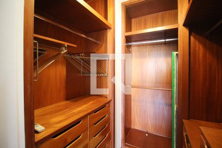 Closet da suíte de apartamento à venda com 3 quartos, 116m² em Indianópolis, São Paulo