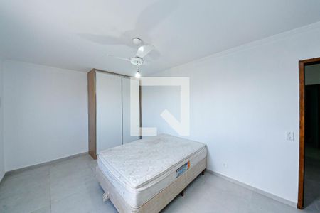 Quarto 1 de casa para alugar com 3 quartos, 220m² em Vila Central, São Paulo