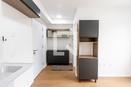 Sala/Cozinha de apartamento à venda com 1 quarto, 25m² em Vila Ipojuca, São Paulo