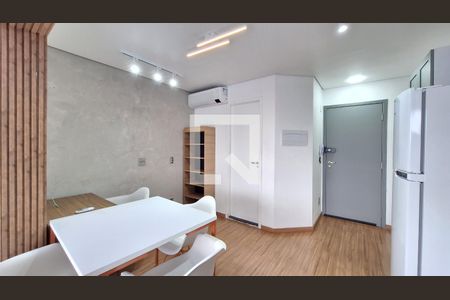 Cozinha de apartamento para alugar com 1 quarto, 30m² em Bom Retiro, São Paulo