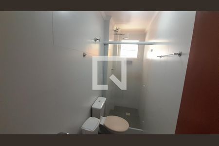 Banheiro de apartamento para alugar com 1 quarto, 50m² em Canto do Forte, Praia Grande