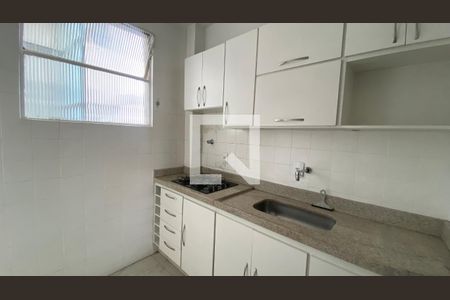 Cozinha de apartamento à venda com 2 quartos, 60m² em Barro Preto, Belo Horizonte